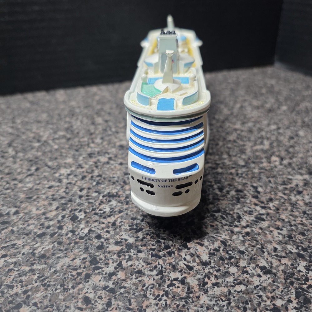 Royal Caribbean Voyager Of The Seas And Liberty Of The Seas 12" Ship Models - Picture 6 of 16